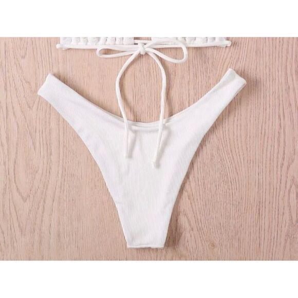 Bikini    - Picture 9 of 10